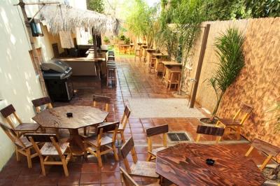 Hostal Banana Hollywood & *
